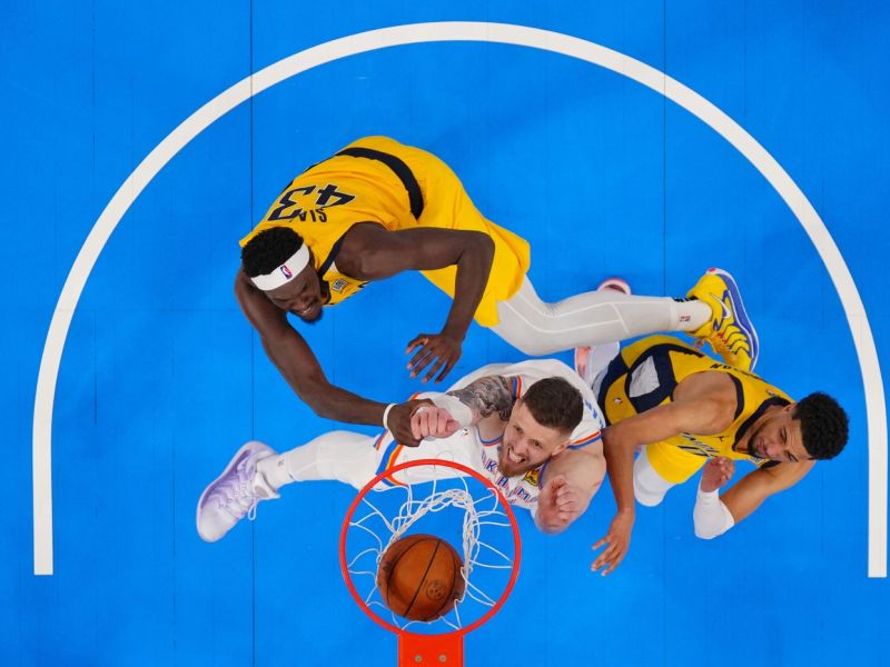 Epski začetek velikega finala lige NBA, tega ni pričakoval nihče (video)