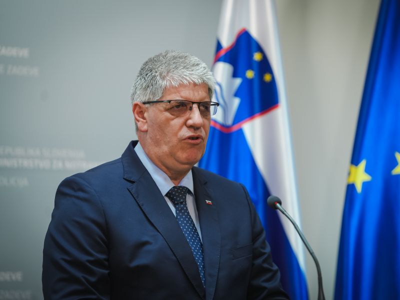 Boštjan Poklukar naznanil podpis pogodbe za nakup helikopterjev