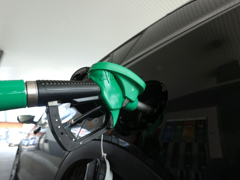 Bomo napetosti med Iranom in ZDA plačali na bencinskih servisih