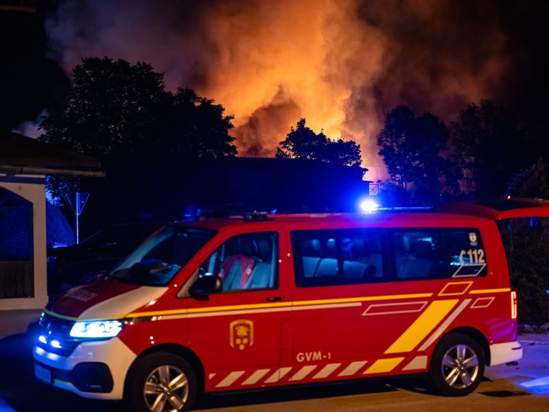 Požar v Zapužah sprožil pomisleke glede požarne varnosti v Begunjah
