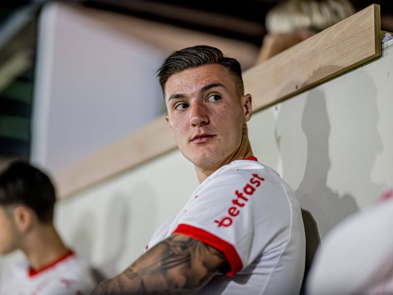 Šešku sporočajo, da je bolje, da gre? Leipzig s tem sporočilom razjezil navijače