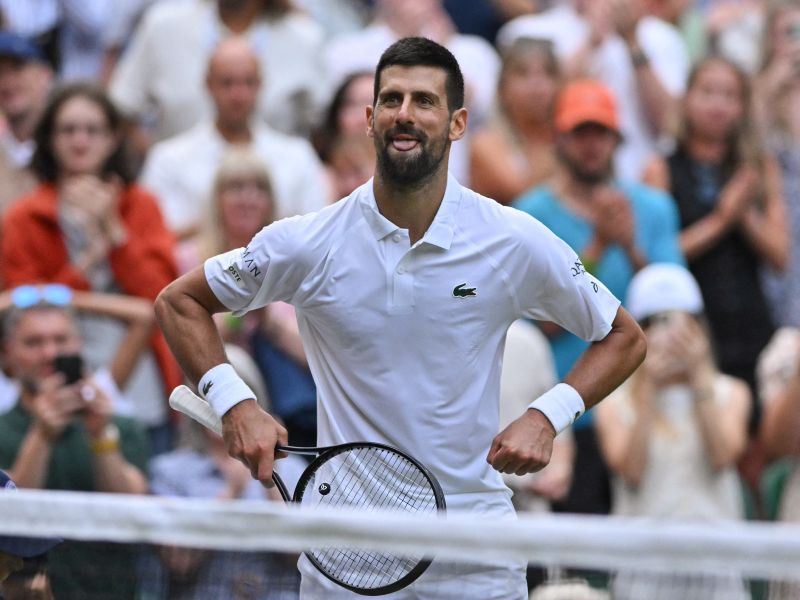 Novak Đoković brez težav do 100. zmage na sveti travi