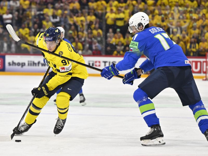 Mladi Slovenec prepričeval v ligi NHL, njegovo ime pristalo na zlatem pokalu