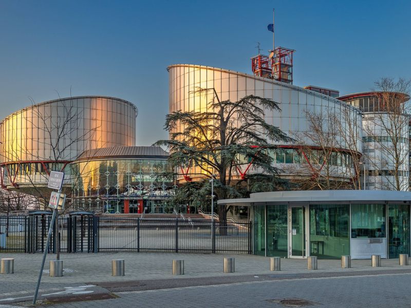 ESČP udarilo po Rusiji: to so vsa grozodejstva, za katera je bila obsojena