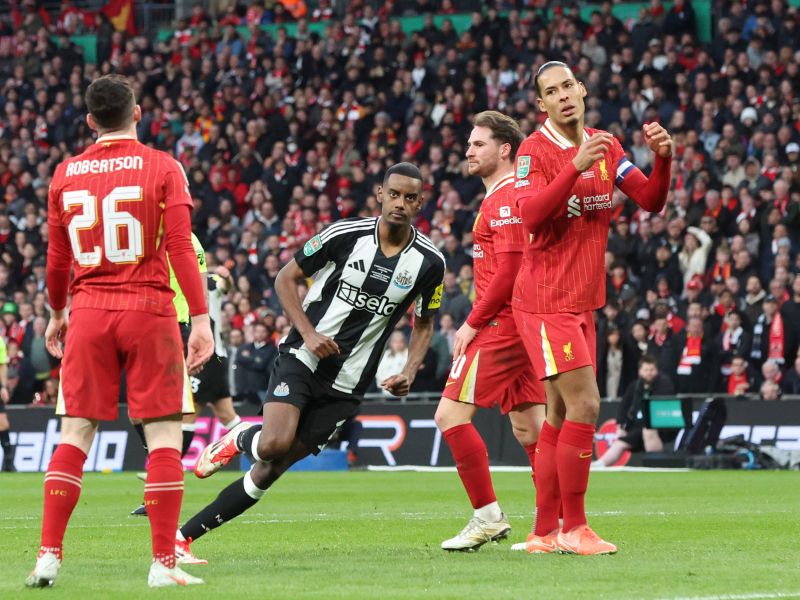 Kaj pa Šeško? Prestopna vojna vse bolj vroča, Liverpool in Newcastle v hudem boju