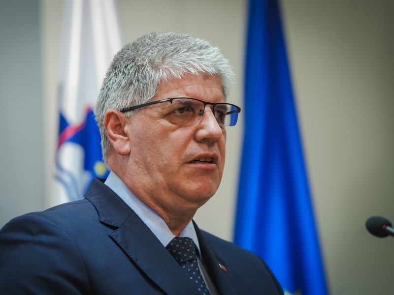 Večkilometrski zastoji na meji: minister Poklukar poziva Italijo k ukrepanju