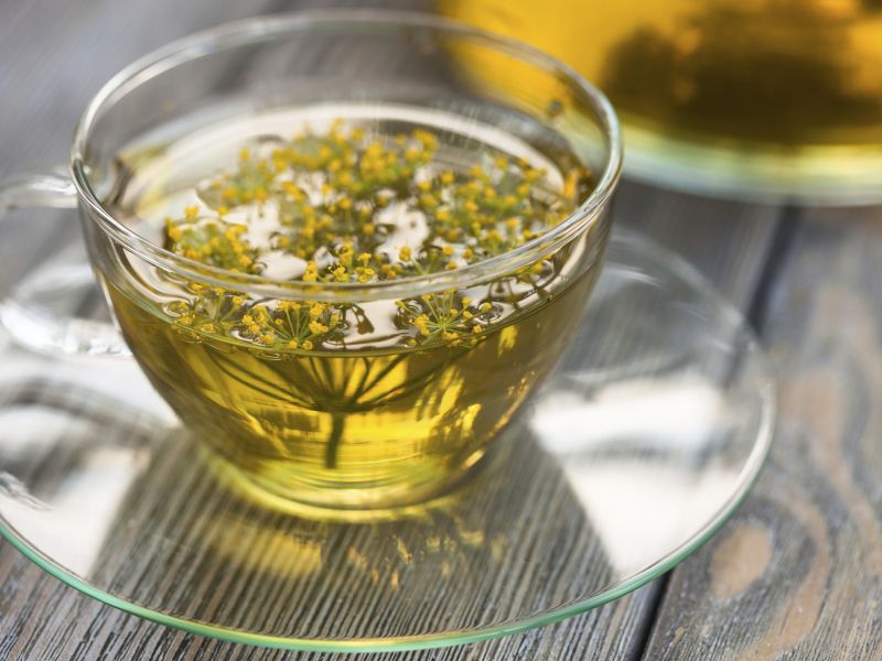 Z zeliščnimi obkladki ustavimo kašelj in praskanje v grlu