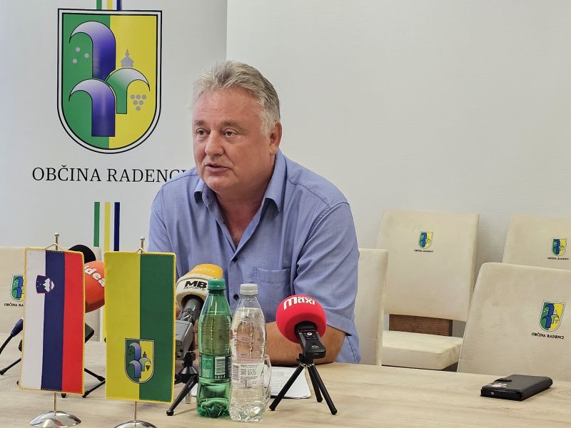 Razvpiti slovenski župan tako o svojem sinu: Najmanj dva milijona evrov …