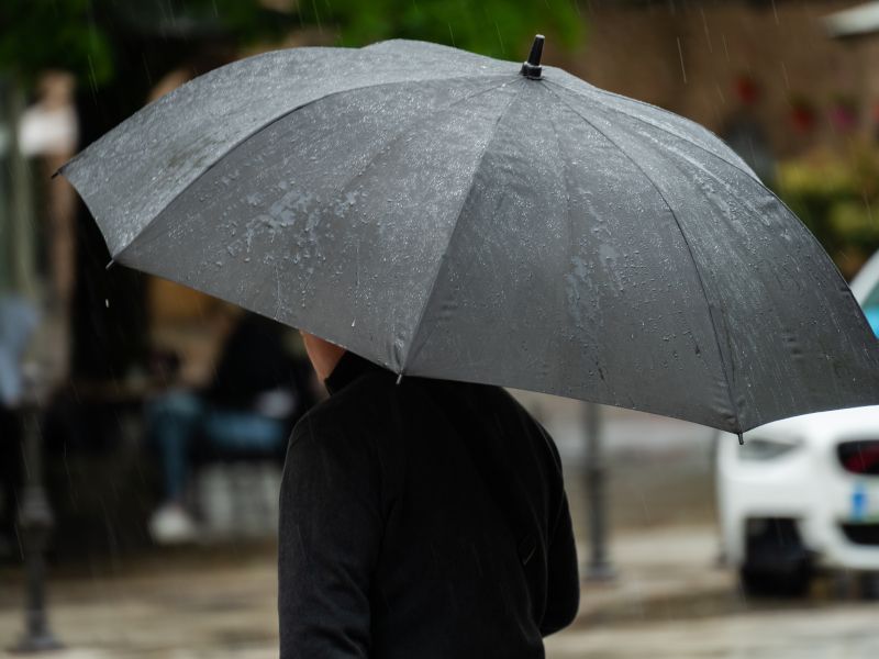 Pozor: ponoči prihajajo krajevni nalivi