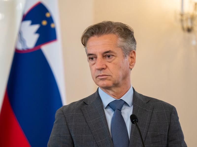 Premier Golob obsodil kršitev poljskega zračnega prostora in izrazil solidarnost s Poljsko