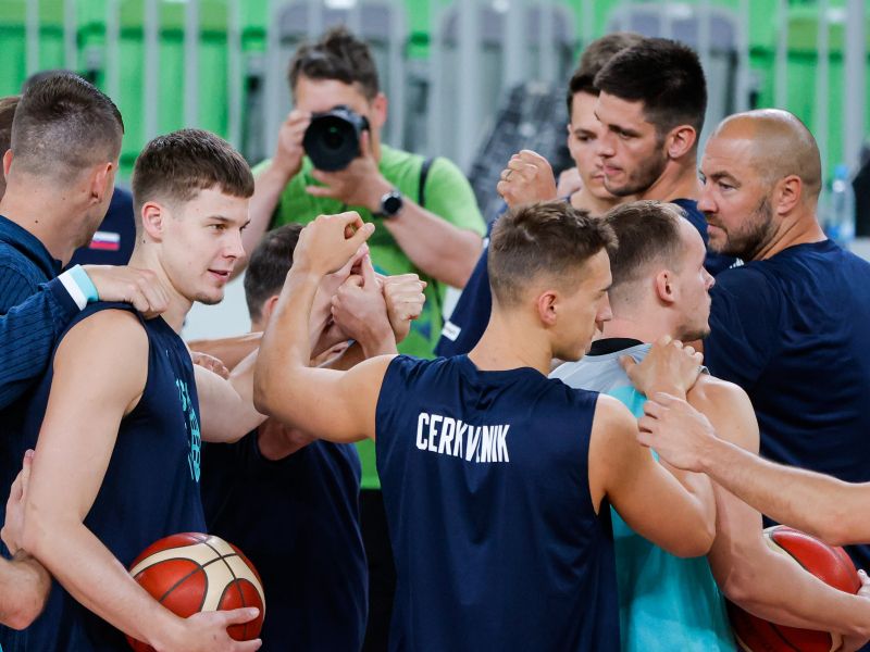 Za Slovenijo Dennis Rodman - noro, s kakšno frizuro je reprezentant prišel na trening (foto)