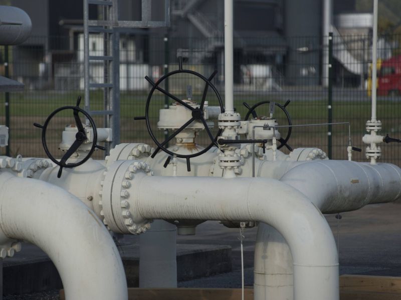 Reševanje naftne krize: Več nafte, a blokirane poti