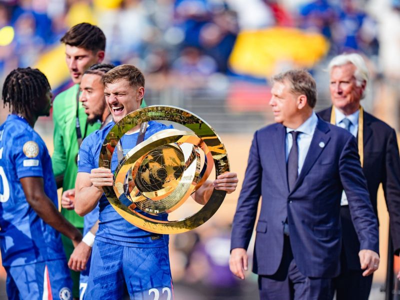 S Chelseajem svetovni prvak, zdaj odhaja v Liverpool