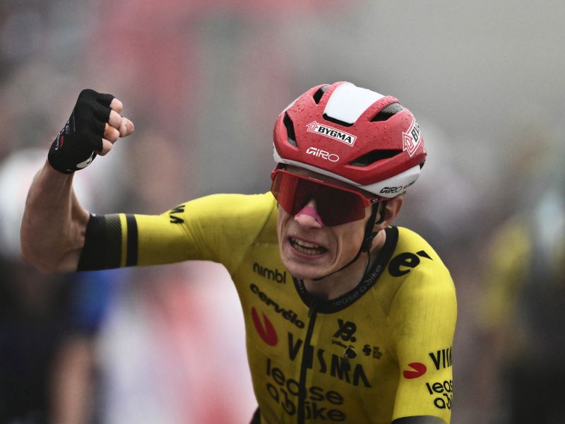 Vingegaard v ciljnem sprintu premagal  Cicconeja, Glivar bežal od starta