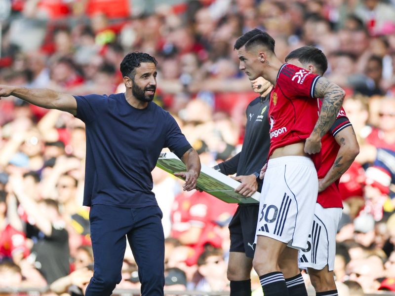 Šeško ostal brez trenerja, Amorima odpustili - naslednik slab za Benija