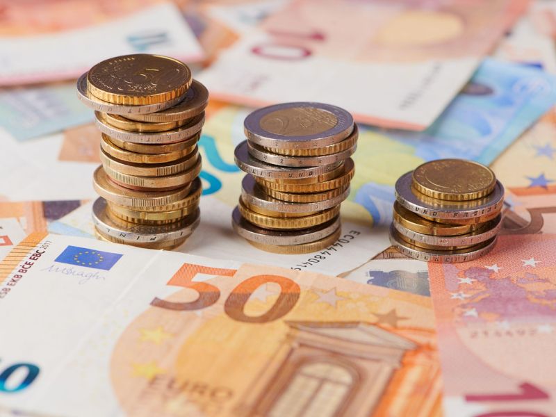 Ni več bojazni: Fizična gotovina je zapisana v ustavo