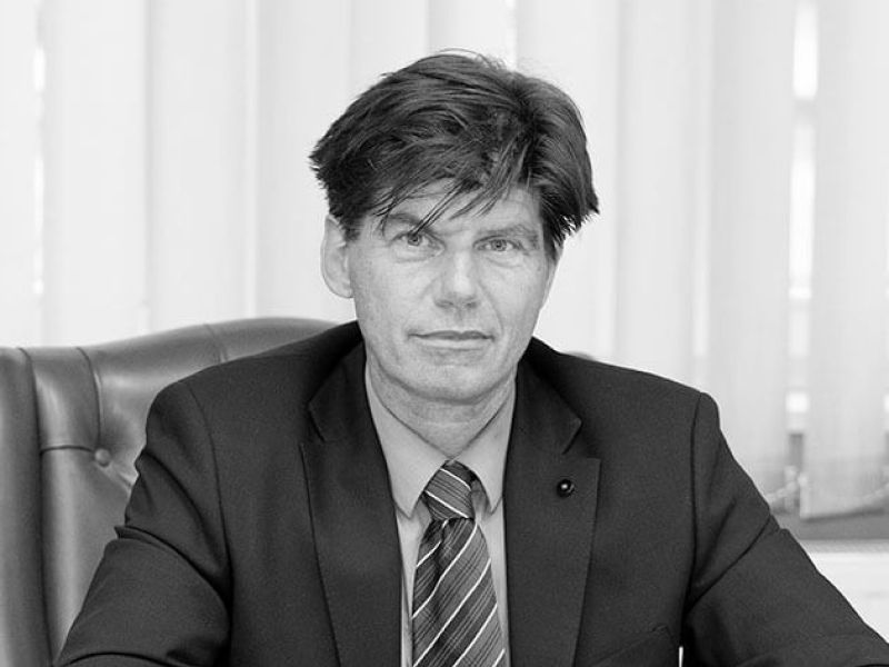 Nenadoma se je poslovil priznani mariborski odvetnik