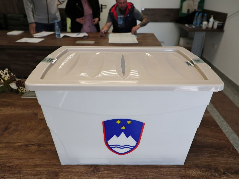 Volivci iz tujine se lahko še danes prijavijo za glasovanje na referendumu