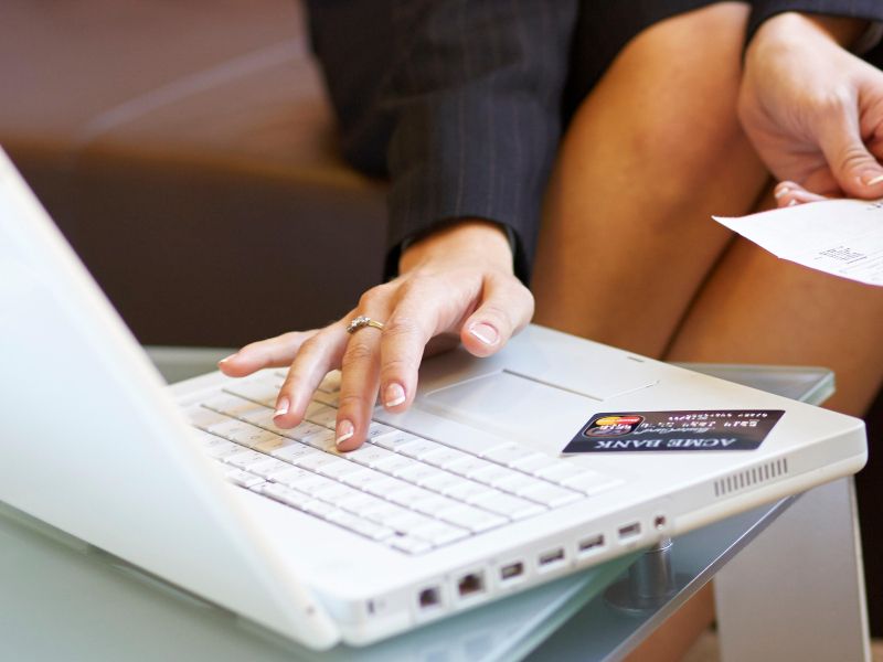 Slovenka s kriptoprevaro britansko podjetje opeharila za 100.000 evrov