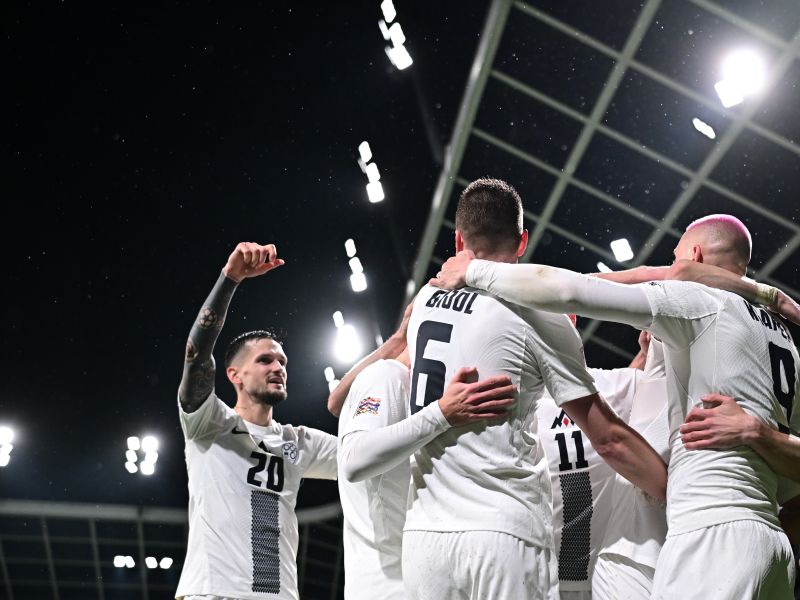 Slovenci bodo v razprodanih Stožicah lovili prvo zmago