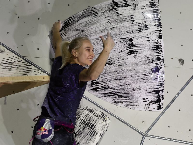 V Kopru nov spektakel z Janjo Garnbret v glavni vlogi