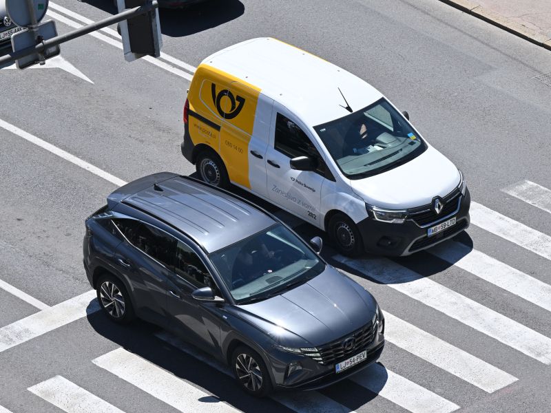 Poštni promet v ZDA strmoglavil, 88 držav prekinilo storitve