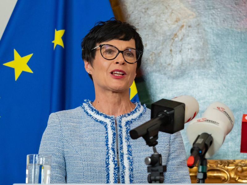 Marta Kos Vučiću zaradi &quot;drhali&quot; očita vprašljivo razumevanje demokracije