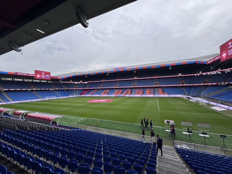 (V živo) Znana začetna enajsterica, Kek pripravil presenečenje v napadu