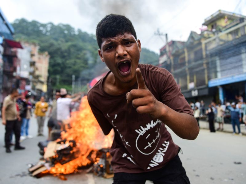 V Nepalu odpravili blokado družbenih omrežij, a to protestnikov ni pomirilo