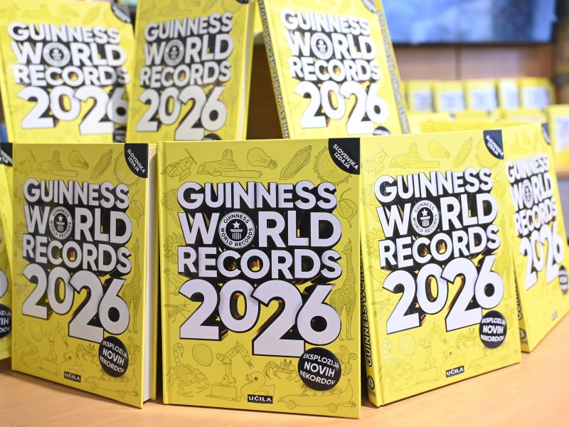 Največja skulptura iz tulcev toaletnega papirja na svetu je v Sloveniji