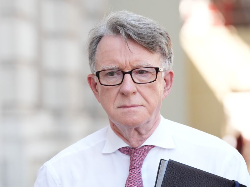 Britanski premier razrešil veleposlanika v ZDA zaradi povezav z Epsteinom