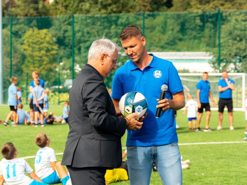 Zvezdniški talent Barcelone obiskal Slovenijo: Spektakel na novem igrišču