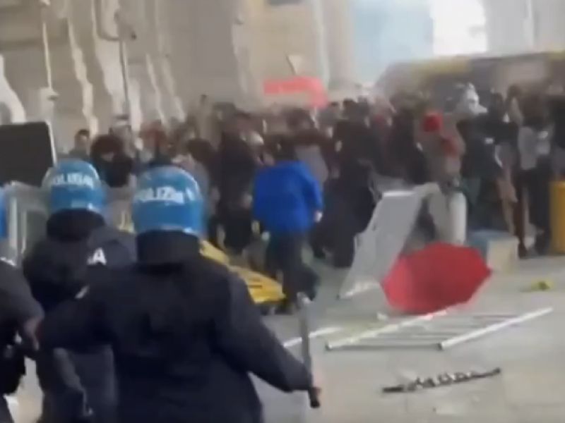 Med spopadi na protestih v Milanu ranjenih 60 policistov (video)