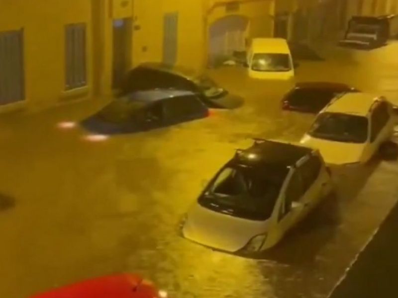 Španija in Francija na udaru neurij, poplave terjale smrtno žrtev (video)