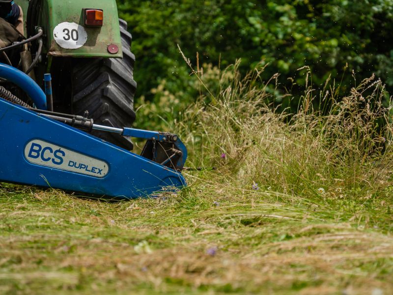 V prometni nesreči v Mirni Peči umrl 88-letni voznik