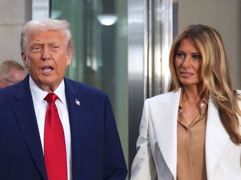 Zakonca Trump na stopnicah verjetno obtičala zaradi svojega snemalca