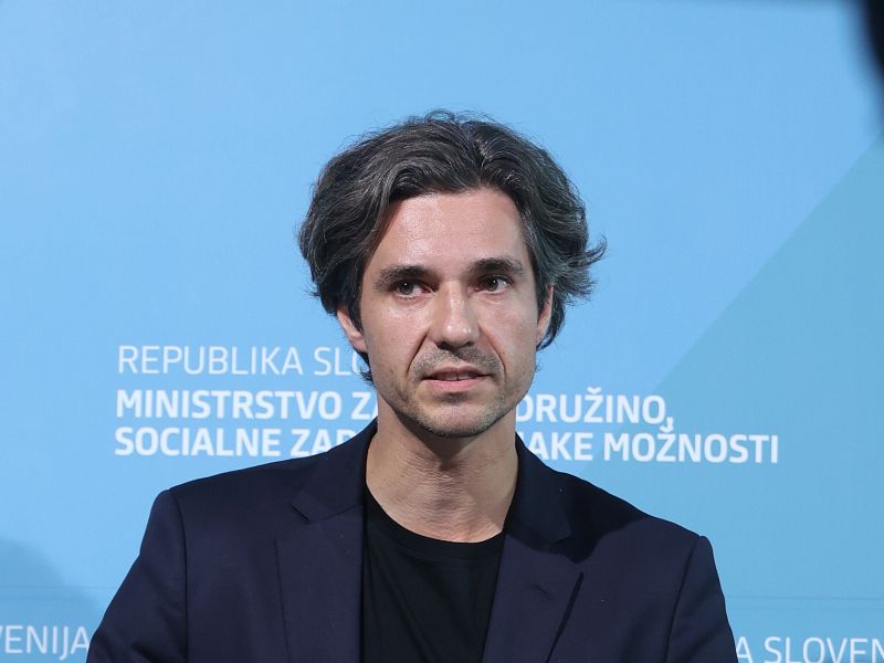 Minister Mesec upa, da pokojninska reforma ne bo zavrnjena na referendumu