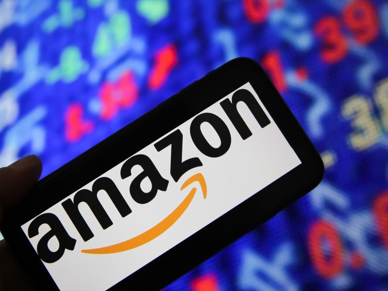 Amazon bo zaradi zavajanja potrošnikov plačal milijarde