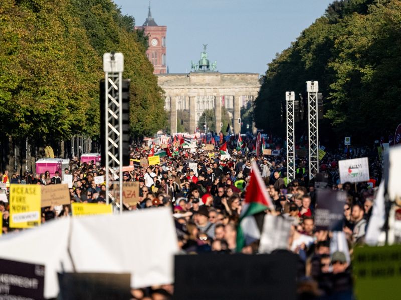 V Berlinu in Düsseldorfu na tisoče protestnikov v podporo Palestini (foto)