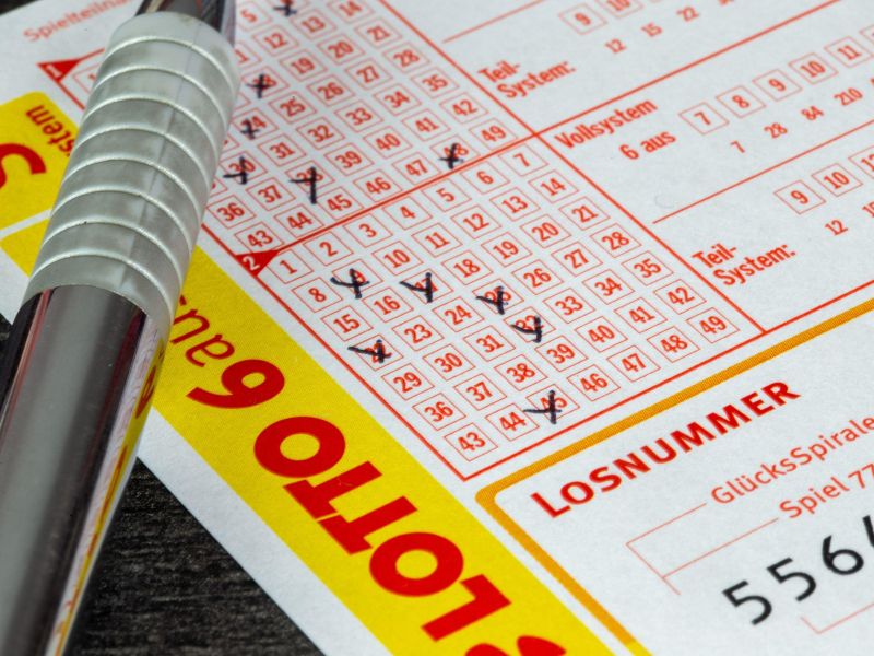 Pol leta ni vedel, da je na loteriji zadel milijone