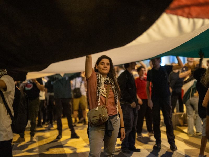 Izraelsko prestrezanje ladij flotilje za Gazo izzvalo proteste po svetu