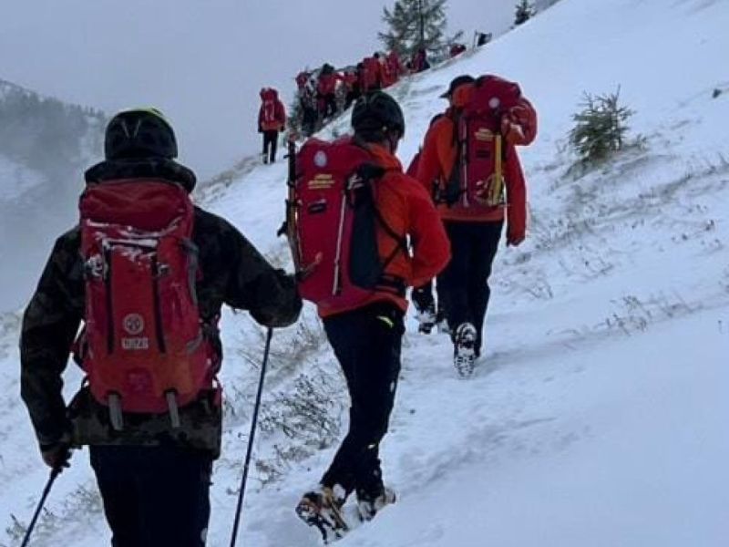 Pod Toscem enega planinca našli mrtvega, druga dva bodo iskali danes