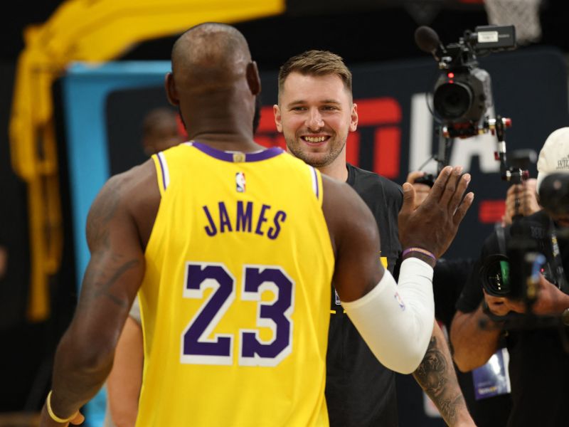 Privat SMS sporočila LeBrona in Lakersov o Dončiću - noro razkritje vsega