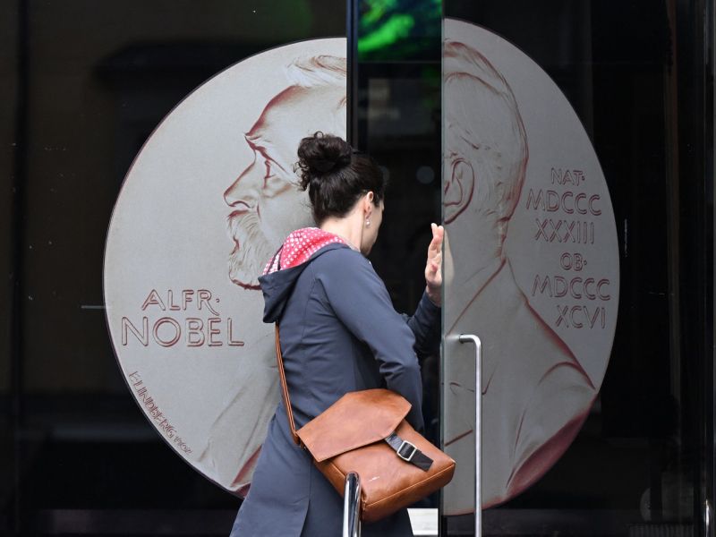 Nobelova nagrada za fiziko gre znanstvenikom za preboj v kvantni mehaniki