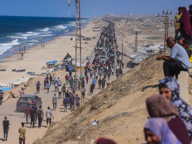 (Spremljamo) Izraelska vojska se umika iz Gaze, Palestinci se vračajo