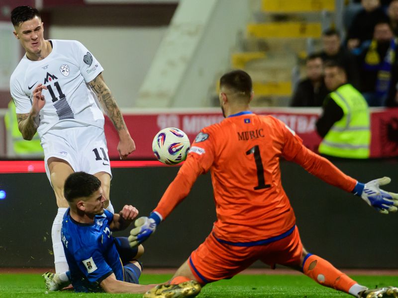 Kosovo v kar hudi zagati, rešitelja pa v sanjah še vedno preganjajo Celjani