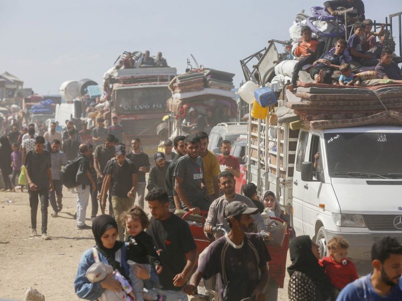 Tisoči Palestincev se vračajo v porušene domove, humanitarne pomoči še ni