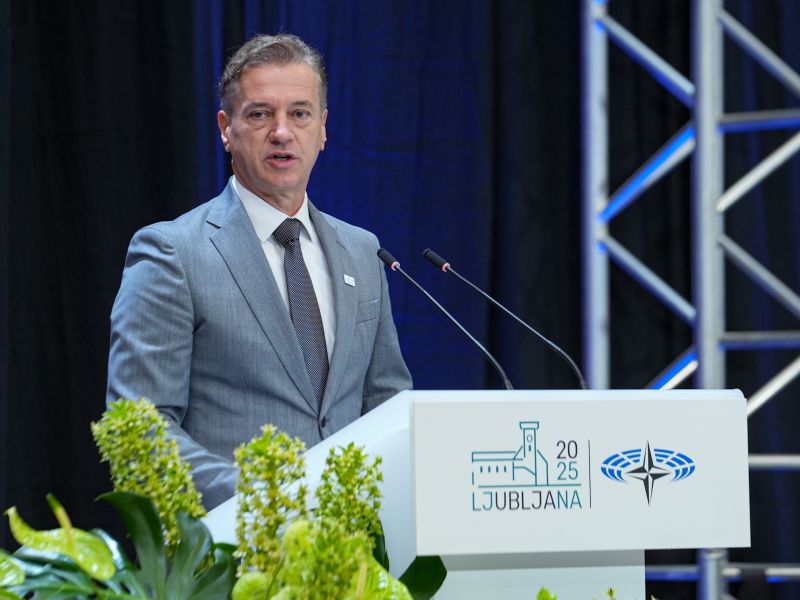 Golob na Parlamentarni skupščini Nata izpostavil revolucijo v vojskovanju in pomen podpore Ukrajini