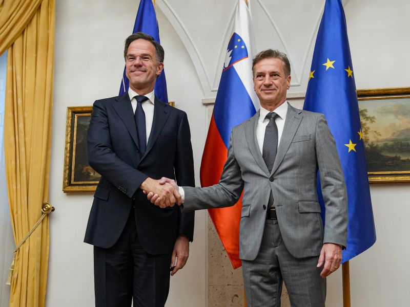 Rutte podprl Golobov načrt za povečanje izdatkov za obrambo