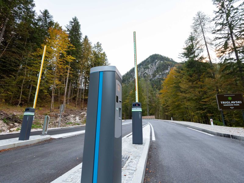 Sistem zapornic na Vršiču učinkovit, kaos nastal zaradi voznikov